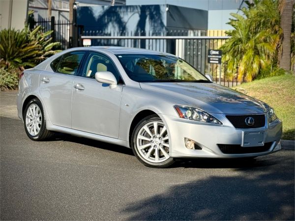 2007 Lexus IS Sedan GSE21 IS350 Version L image