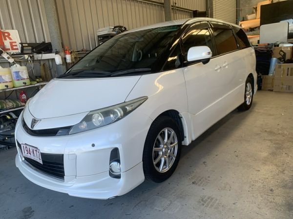 2012 Toyota Estima /TARAGO Aeras White Automatic Wagon image