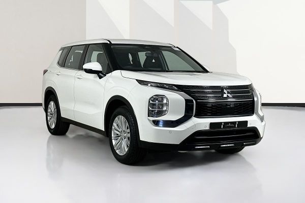 2024 Mitsubishi OUTLANDER ES 7 SEAT (2WD) ZM MY24 image