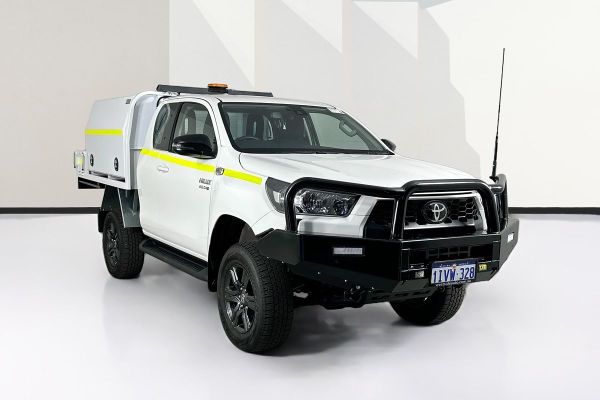 2025 Toyota HILUX SR (4x4) GUN126R RC 4X4 image