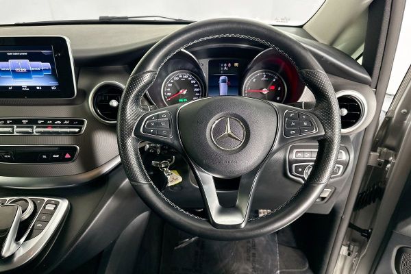 2018 Mercedes-Benz V 220 d MWB 447 MY17 image