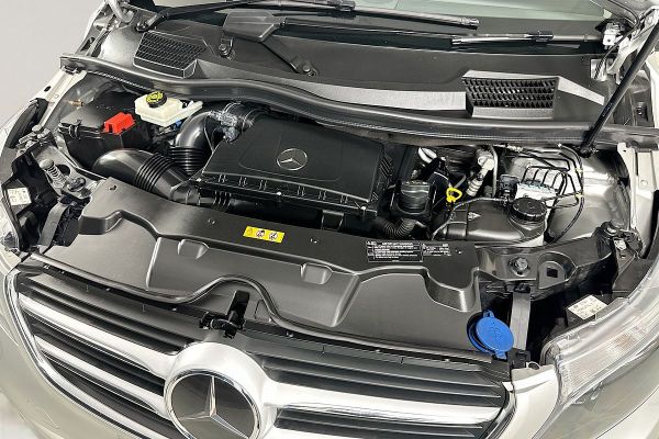 2018 Mercedes-Benz V 220 d MWB 447 MY17 image