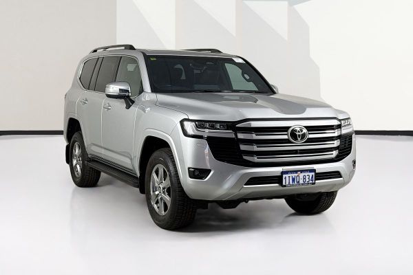 2025 Toyota LANDCRUISER LC300 SAHARA (4x4) FJA300R image