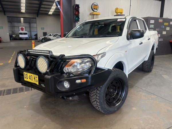 2017 Mitsubishi Triton MQ MY17 GLX (4x4) White 6 Speed Manual Dual Cab Utility image