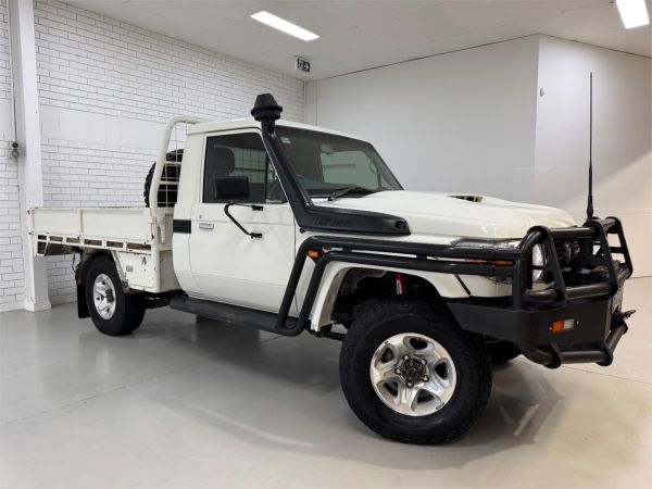 2020 TOYOTA LANDCRUISER C/CHAS VDJ79R GX (4x4) image