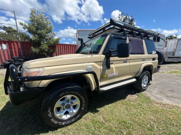 2011 TOYOTA LANDCRUISER 4D WAGON VDJ76R 09 UPGRADE WORKMATE (4x4) image