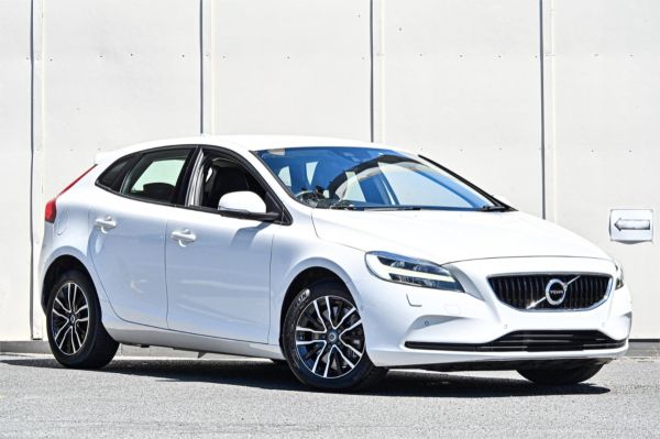 2018 Volvo V40 Hatchback M Series MY18 T3 Momentum image