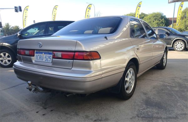 1999 TOYOTA VIENTA 4D SEDAN MCV20R VXi image
