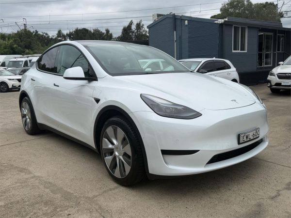 2022 Tesla Model Y Wagon MY22 Rear-Wheel Drive image