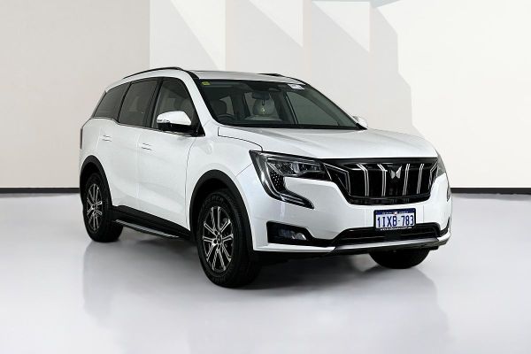 2024 Mahindra XUV700 AX7L image