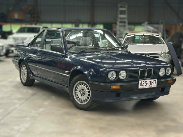 1989 BMW 316i E30 BAUER Cabriolet Blue 4 Speed Automatic Convertible image