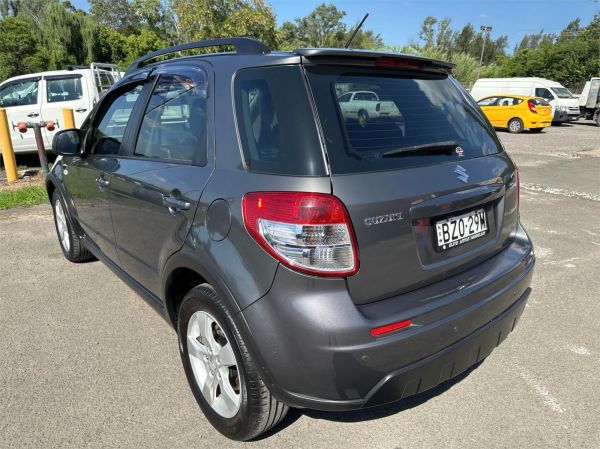 2011 SUZUKI SX4 5D HATCHBACK GY MY10 S image