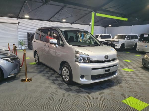 2013 Toyota Voxy Original Factory Ramp 70 Series G image