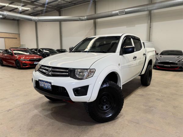 2015 MITSUBISHI TRITON DOUBLE CAB UTILITY MN MY15 GLX (4x4) image