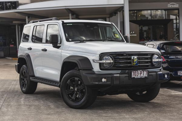 2025 GWM Tank 300 Lux Auto 4x4 image