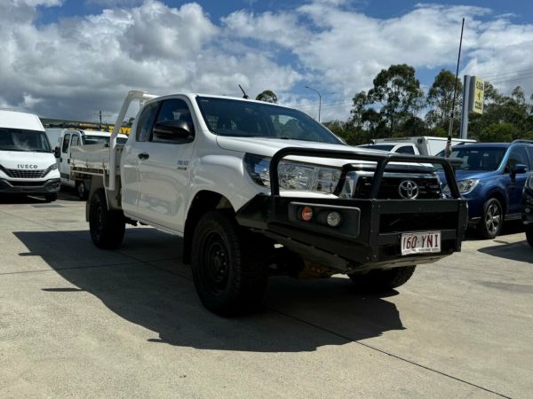 2018 Toyota Hilux GUN126R SR Extra Cab White 6 Speed Manual Cab Chassis image