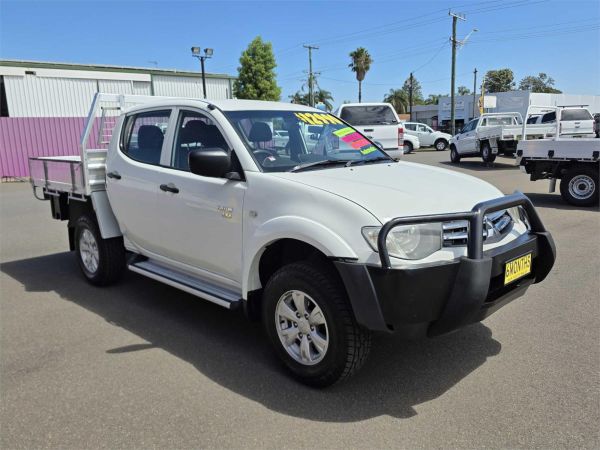 2013 MITSUBISHI TRITON DOUBLE CAB UTILITY MN MY13 GLX (4x4) image