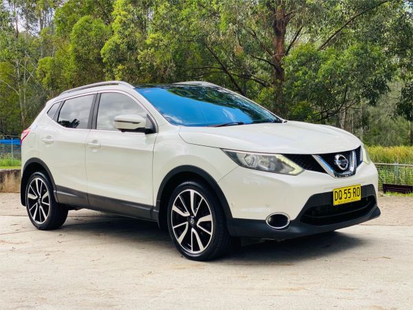 2015 NISSAN QASHQAI 4D WAGON J11 Ti image