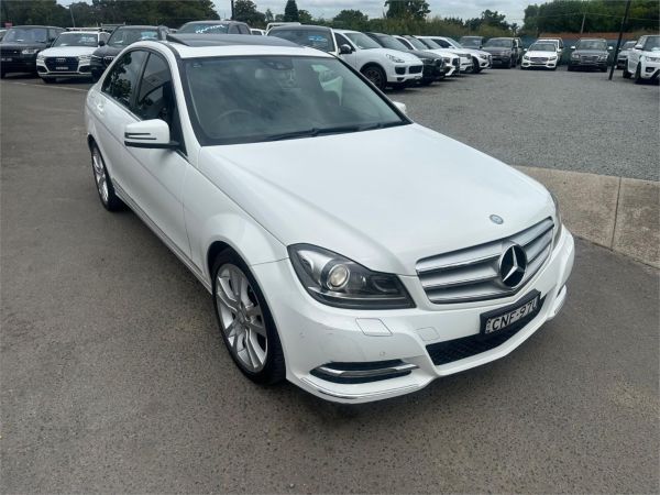 2012 Mercedes-Benz C-Class Sedan W204 MY13 C250 BlueEFFICIENCY Avantgarde image
