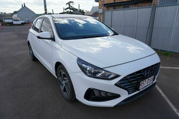 2021 Hyundai i30 PD.V4 MY22 White 6 Speed Manual Hatchback image