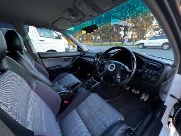 2001 Subaru Legacy Sedan BE5 B4 image