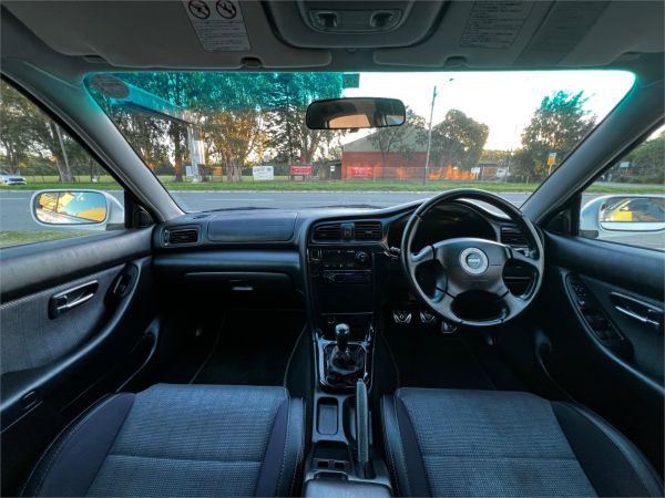 2001 Subaru Legacy Sedan BE5 B4 image
