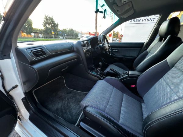 2001 Subaru Legacy Sedan BE5 B4 image