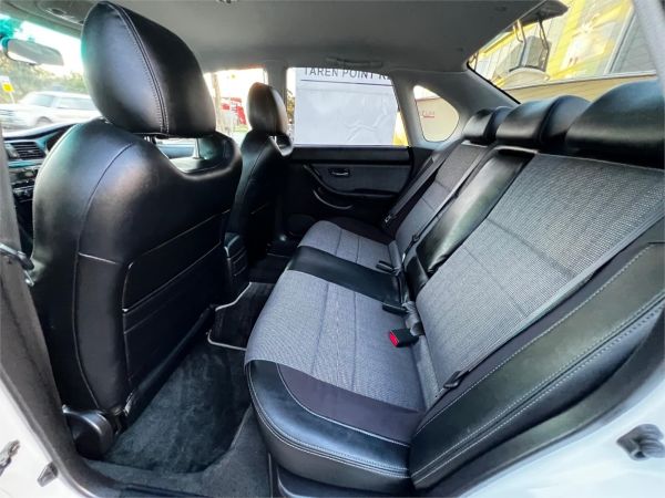 2001 Subaru Legacy Sedan BE5 B4 image