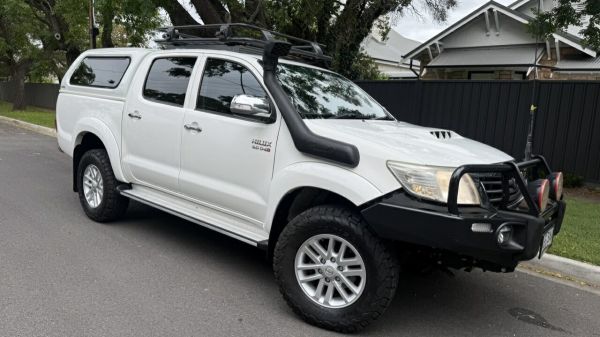 2014 Toyota Hilux KUN26R MY14 SR5 (4x4) Vanilla White 5 Speed Automatic Dual Cab Pick-up image