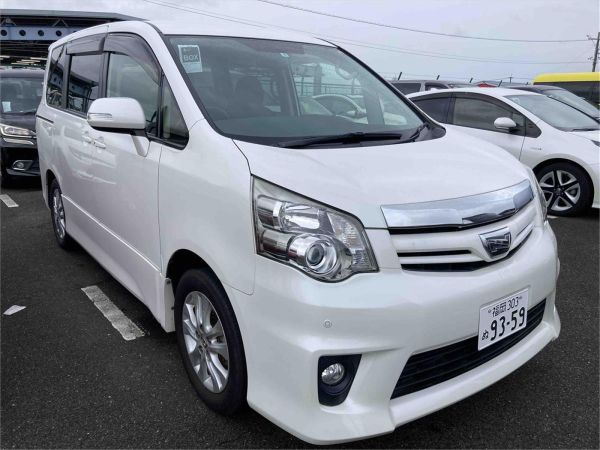 2013 Toyota NOAH Wagon ZRR70W (WELCAB) image