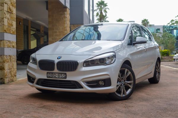 2015 BMW 2 Series Hatchback F45 218i Sport Line image