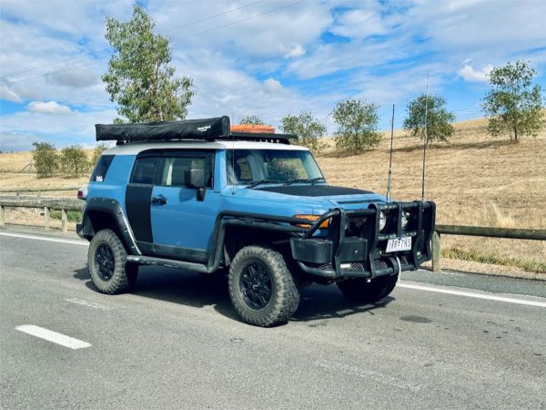 2012 Toyota FJ Cruiser Wagon GSJ15R image