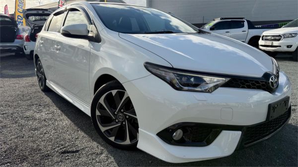 2018 Toyota Corolla Hatchback ZRE182R ZR image