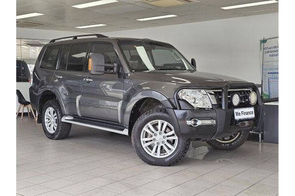 2015 Mitsubishi Pajero GLX NX image