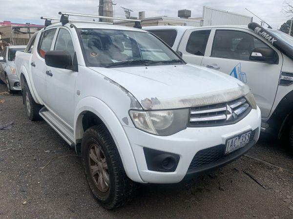 2013 Mitsubishi Triton MN MY13 GLX (4x4) White 5 Speed Manual 4x4 Double Cab Utility image