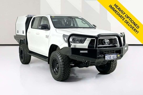 2025 Toyota HILUX SR (4x4) STEEL WHEELS GUN126R RC 4X4 image
