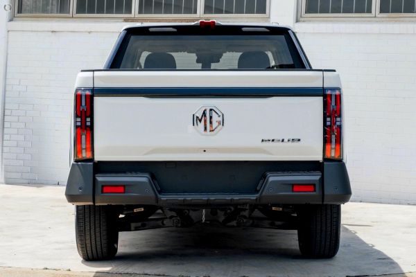 2025 MG MGU9 Explore Auto 4X4 MY25 Dual Cab image