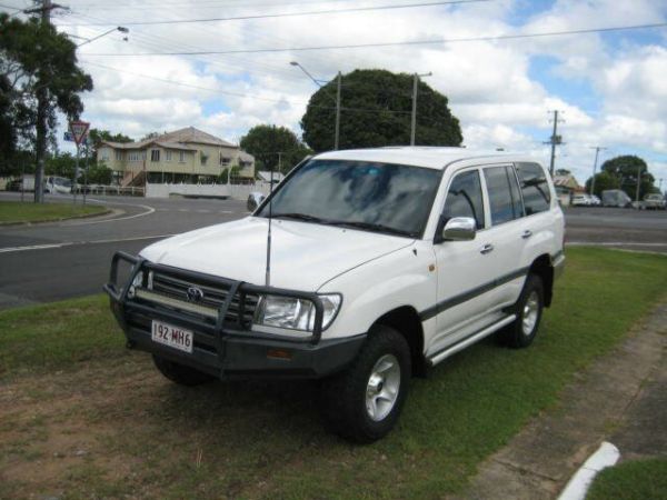2003 Toyota Landcruiser White 5 Speed Manual Wagon image