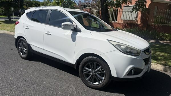 2014 Hyundai ix35 LM Series II SE (FWD) White Crystal 6 Speed Automatic Wagon image