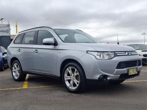 2013 Mitsubishi Outlander Wagon ZJ MY14 ES image