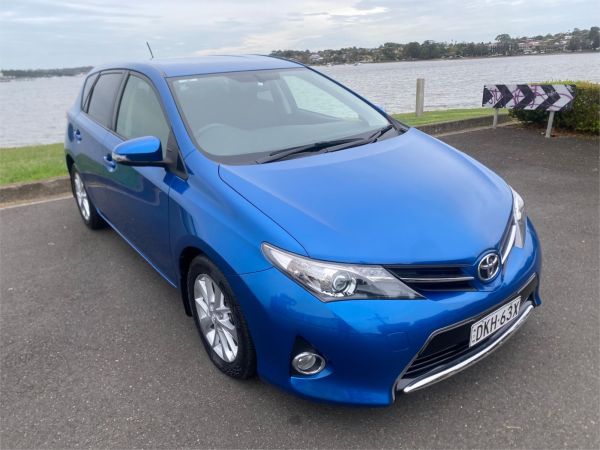 2015 Toyota Corolla Hatchback ZRE182R Ascent Sport image