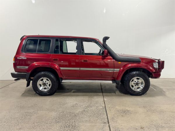 1993 TOYOTA LANDCRUISER 4D WAGON SAHARA (4x4) image