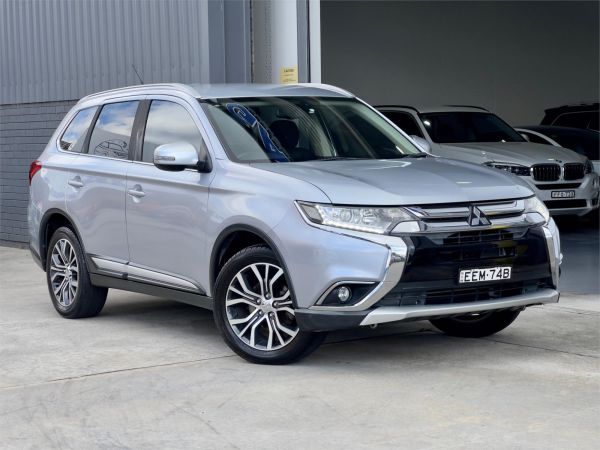 2016 MITSUBISHI OUTLANDER 4D WAGON ZK MY16 XLS (4x2) image