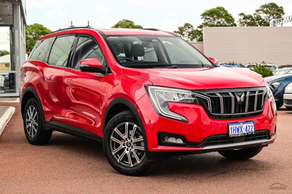 2023 Mahindra XUV700 AX7 Auto image