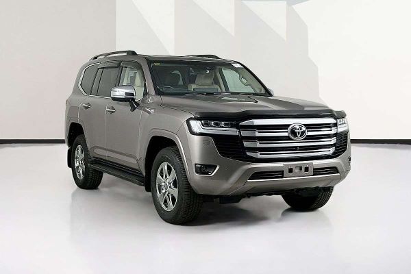 2024 Toyota LANDCRUISER LC300 SAHARA (4x4) FJA300R image