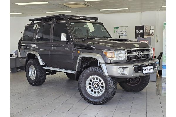2021 Toyota Landcruiser GXL VDJ76R image