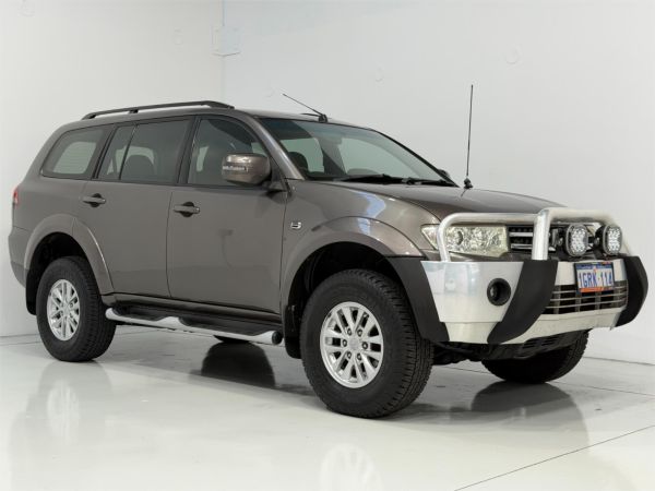 2014 MITSUBISHI CHALLENGER 4D WAGON PC MY14 (4x4) image