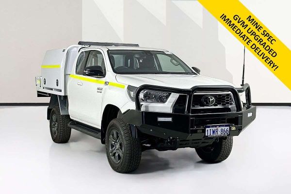 2025 Toyota HILUX SR (4x4) GUN126R RC 4X4 image