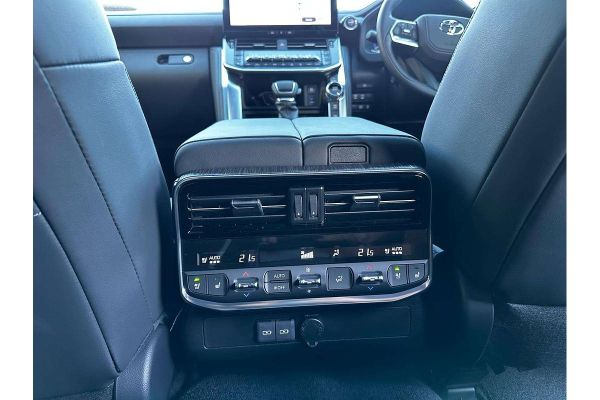 2026 Toyota Landcruiser FJA300R GR Sport image