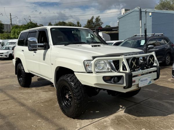 2013 Nissan Patrol Wagon Y61 GU 9 ST Plus image
